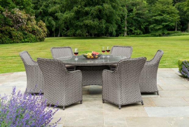 Al fresco dining in style