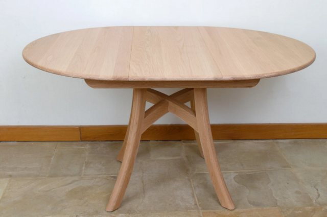 Andrena Andrena Albury 107cm Circular Extending Dining Table