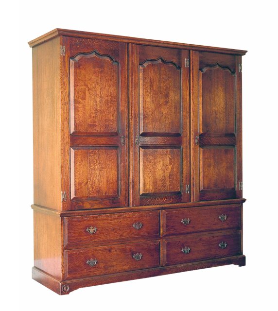 Royal Oak Furniture Royal Oak Furniture Balmoral Triple Wardrobe