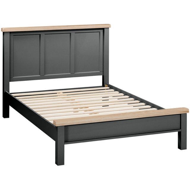 Devonshire Living Devonshire Wiltshire Painted 5' Bed Frame