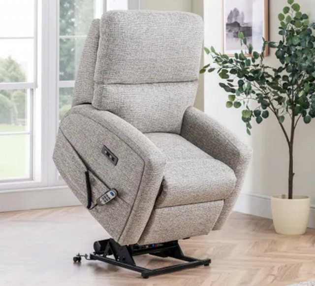 Celebrity Celebrity Southwell Cloud Zero Rise & Recliner With Headrest Vat Zero Rated