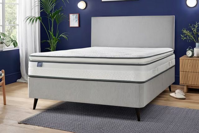 Silentnight Silentnight UltraGel Micracoil Pillowtop Mattress