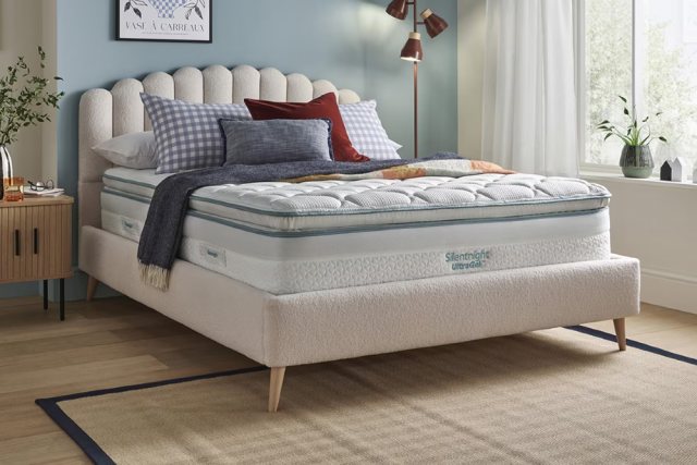 Silentnight Silentnight UltraGel 2000 Pillowtop Cool To Touch Mattress